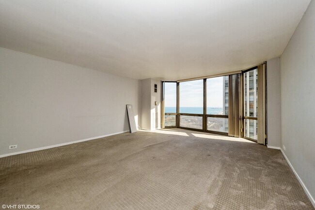 Foto del edificio - 2650 N Lakeview Ave