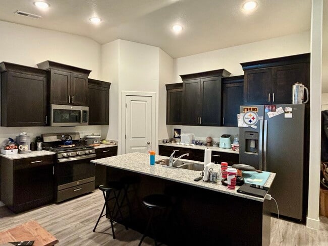 Foto del edificio - 919 Ironwood Dr