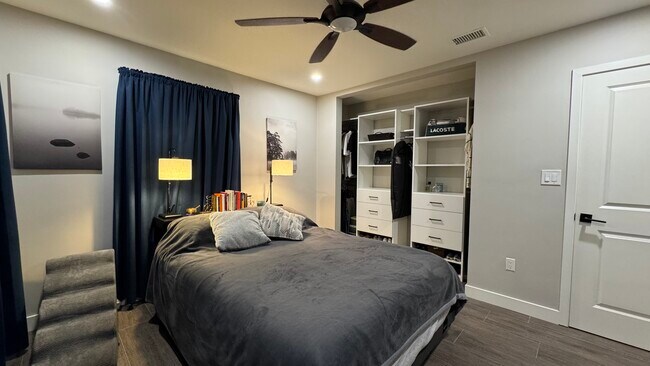 Foto del edificio - 8218 Sunset Rd