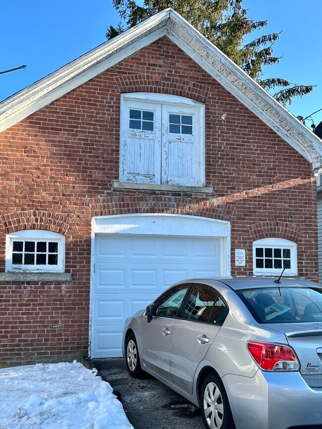 Oversized garage - 46 Oak Ave