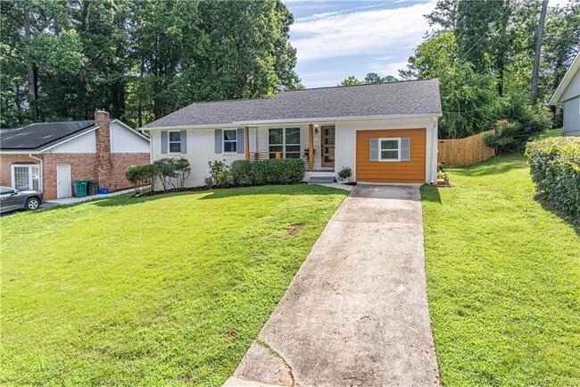 Building Photo - 2471 Spring Dr