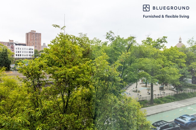 Building Photo - 227 S 4th St