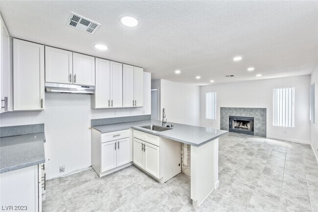 Building Photo - 1870 Nebula Dr