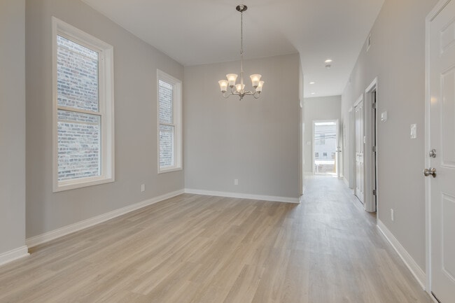 Foto del edificio - 1536 N Talman Ave