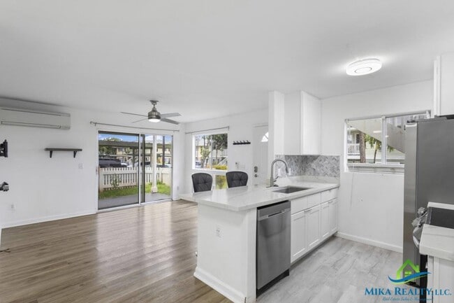 Building Photo - 94-510-510 Lumiaina St