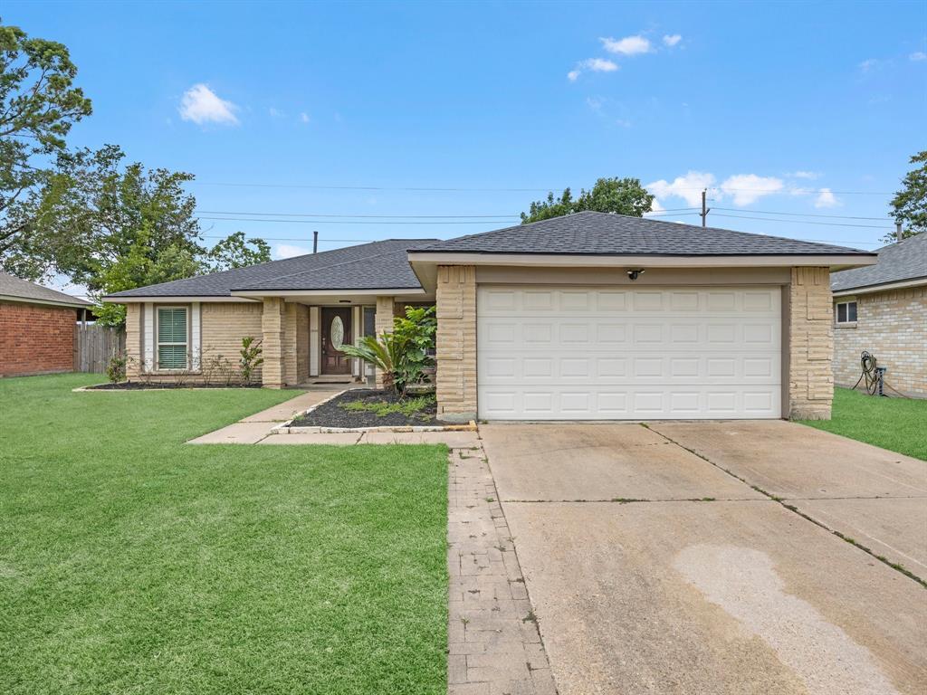 Foto principal - 22118 Pearl Lake Dr