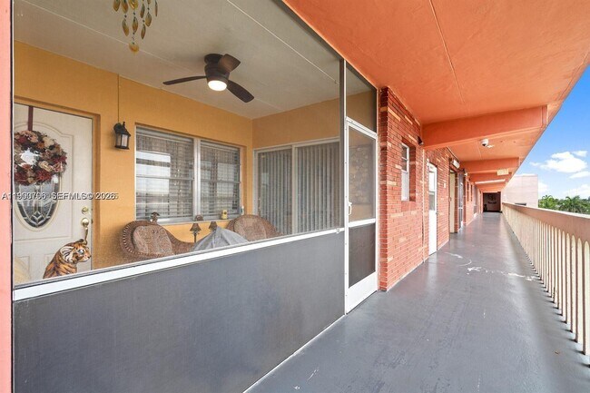 Foto del edificio - 180 NE 12th Ave