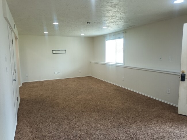 Foto del edificio - 9658 W Heather Rd