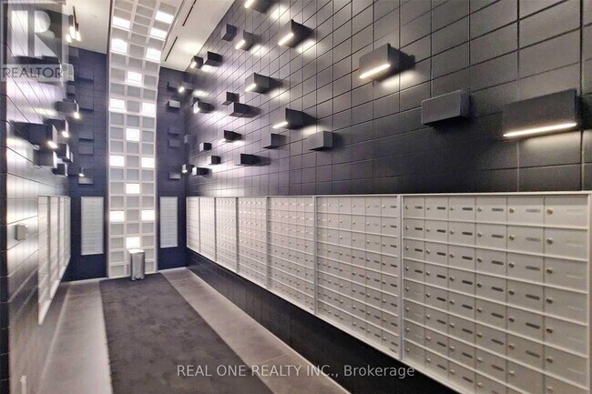 Building Photo - 195 Redpath Ave