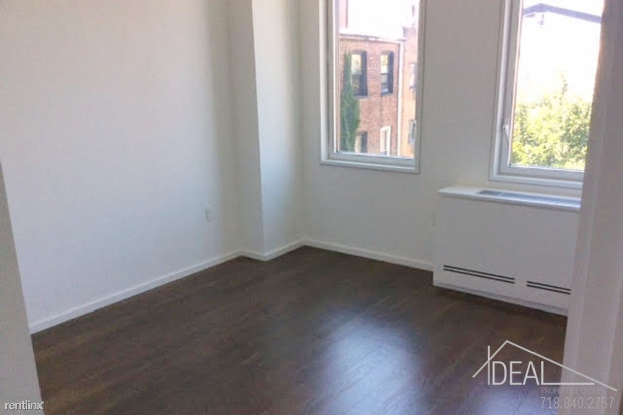 Primary Photo - 205 8th St