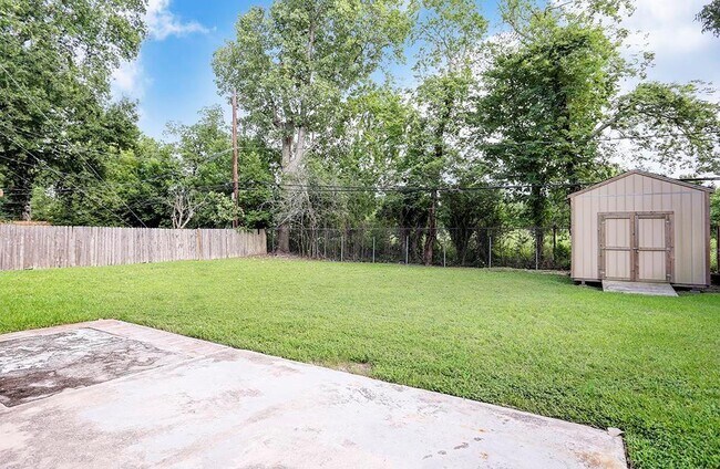 Building Photo - 10939 Britt Way