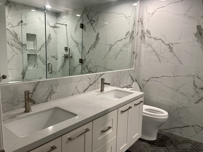 Foto del edificio - 120 N Swall Dr