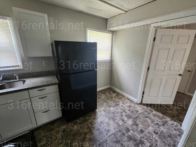 Foto del edificio - $899 - 3 bedroom / 1 bathroom - Single Family Home