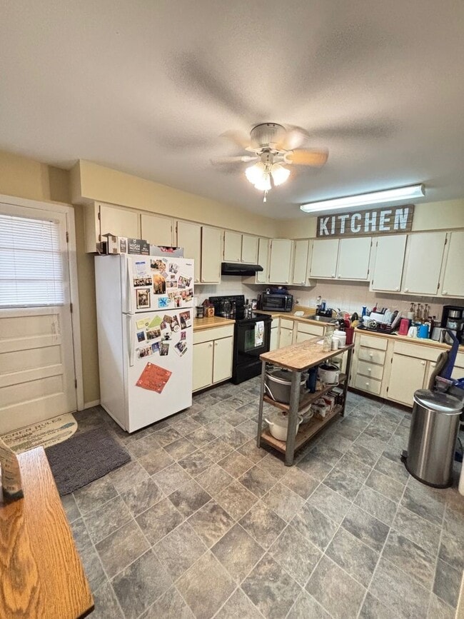 Building Photo - 2105 Burwell St