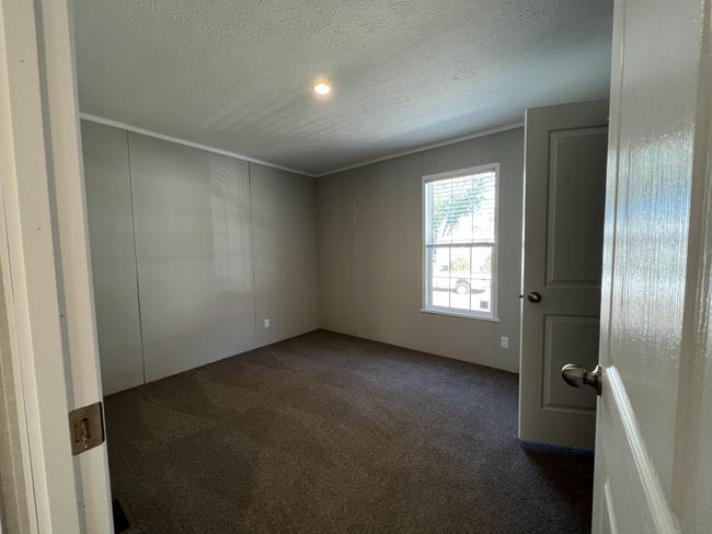 Building Photo - 5161 Tokay Dr