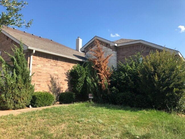 Foto del edificio - Charming 3 bed 2 bath in Anna TX