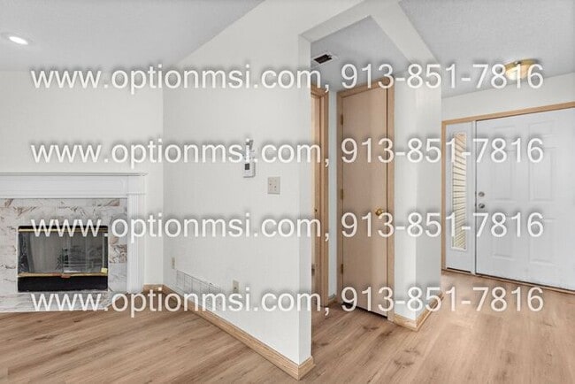 Building Photo - 2-bedroom townhome now available in Belton!