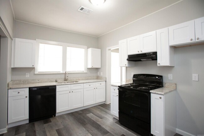 Foto del edificio - 4825 Atkins St