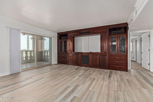 Building Photo - 7970 E Camelback Rd
