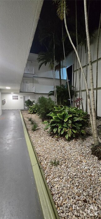 Building Photo - 4215 N University Dr
