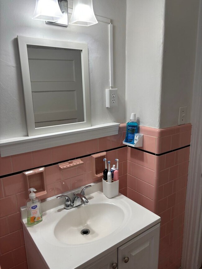 Foto del edificio - 1548 Smith St.