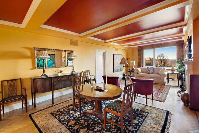 Building Photo - 128 Central Park S