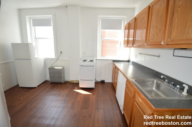 Foto del edificio - 1595 Beacon St