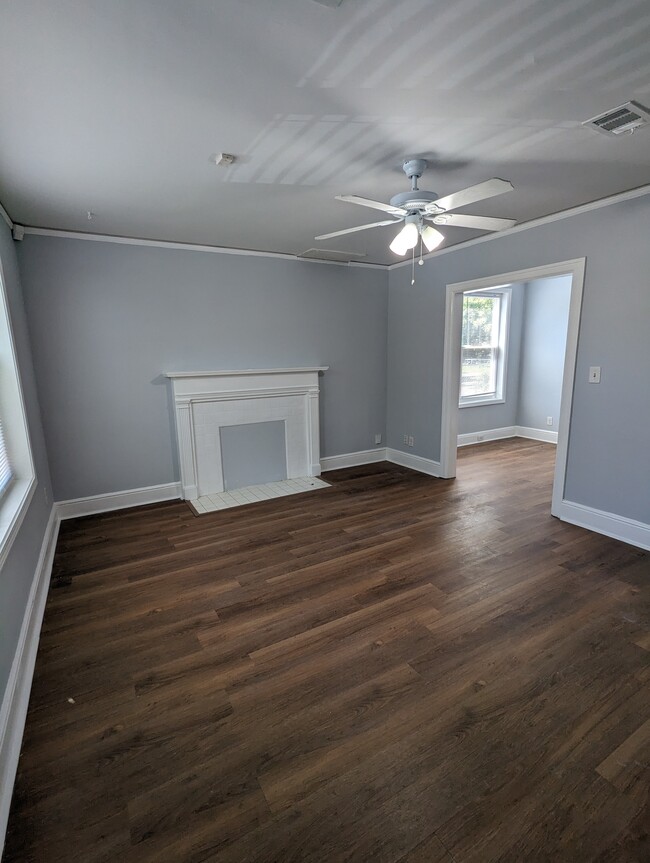 Building Photo - 3 Brantwood Dr