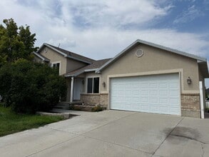 Building Photo - 81 Wagoneer Rd