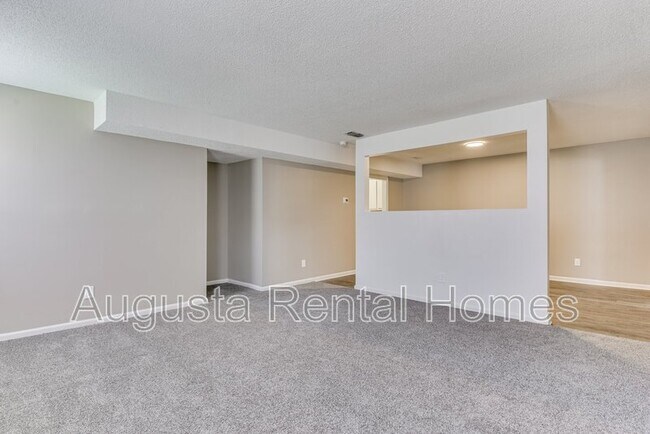 Foto del edificio - 3029 Old Powderhouse Rd
