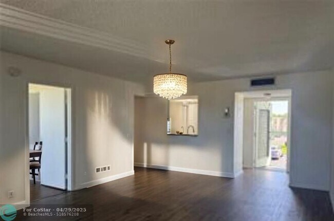 Foto del edificio - 7301 NW 18th St