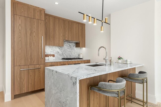 Foto del edificio - 30-85-55 Vernon Blvd