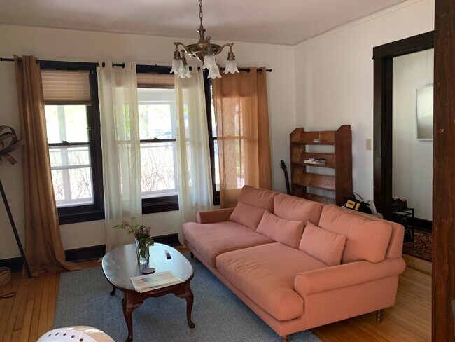 Foto del edificio - 1327 Spaight St