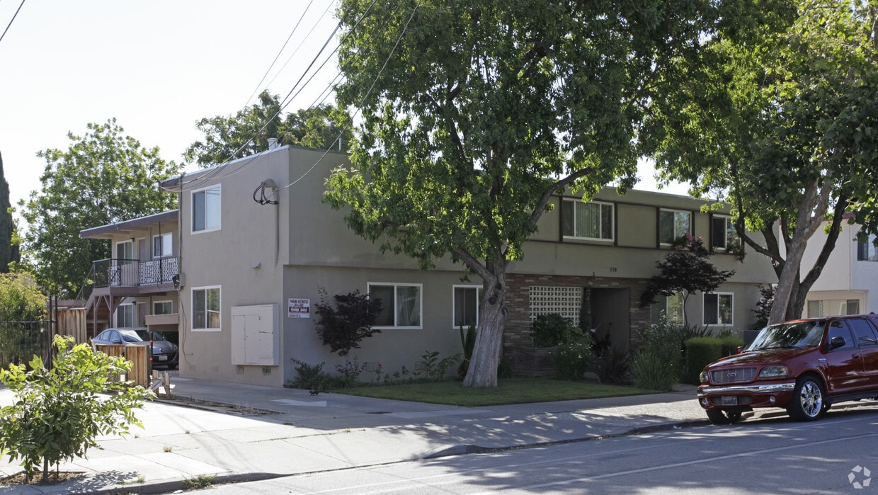 Building Photo - 358 N 7th St