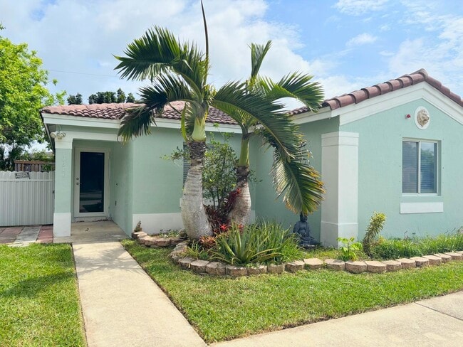 Building Photo - 10611 SW 170th Ter