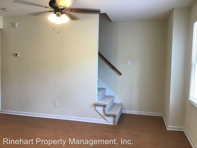 Building Photo - 428 Willowbrook Ave