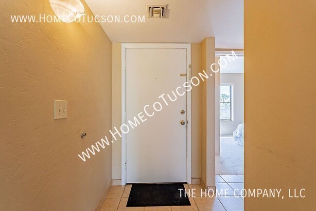 Building Photo - 5675 N Camino Esplendora