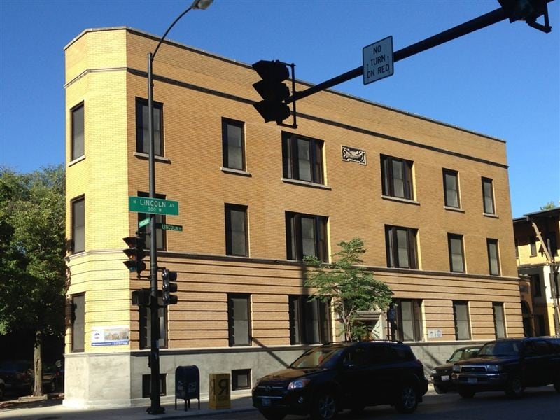 Primary Photo - 1900 N Lincoln Ave