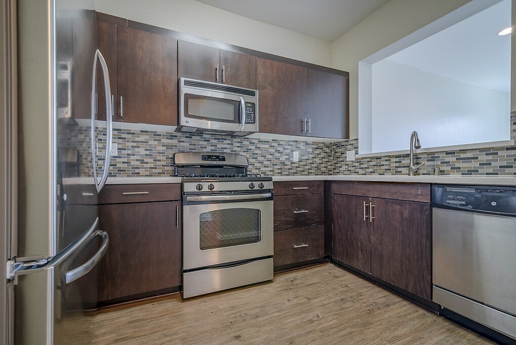 Fountain Park at Playa Vista Apartments in Playa Vista, CA Westside