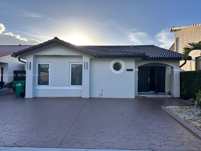 Building Photo - 5855 SW 128th Ct