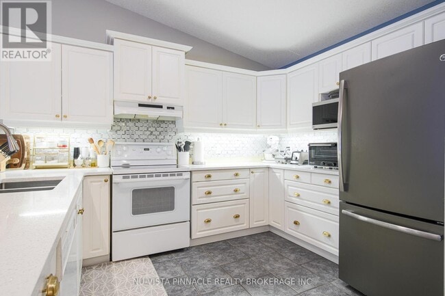 Building Photo - 43 Capulet Walk