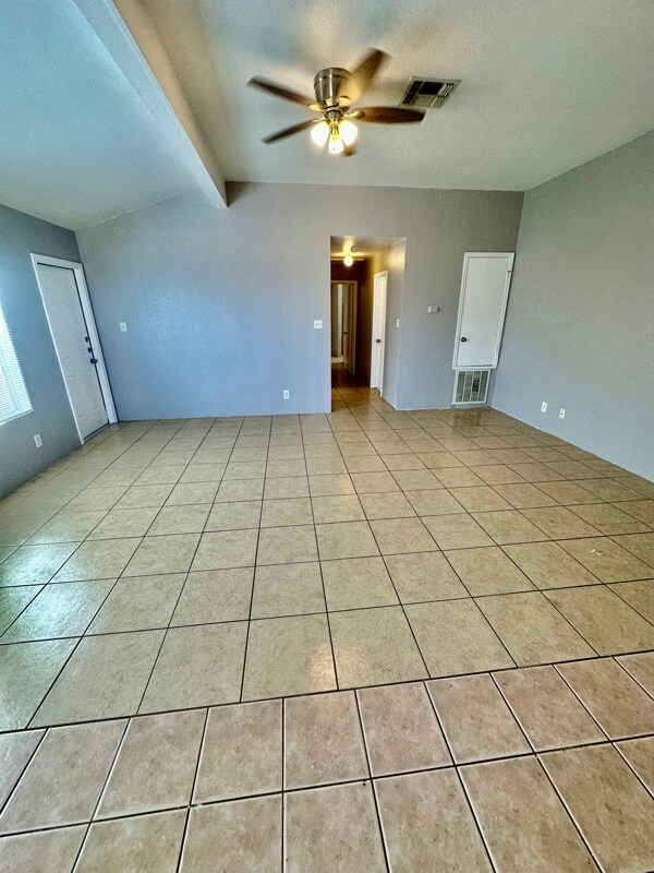 Foto del edificio - 7363 Golf Vista Blvd