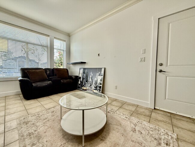 Photo du bâtiment - 13275-13290 90 Ave