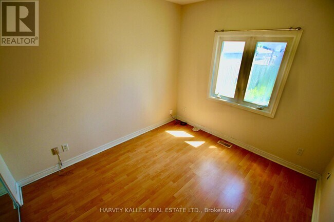 Photo du bâtiment - 775-775 Ossington Ave