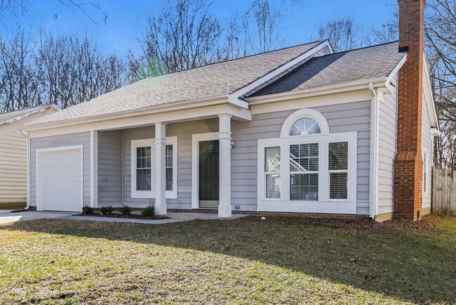 Building Photo - 2117 David Earl Dr