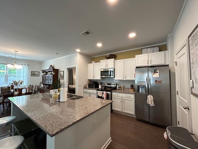 Foto del edificio - Charming home in Gated Community of Coffee...