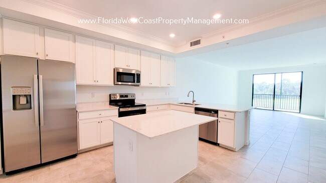 Foto del edificio - BRILLIANT 2 BEDROOM CONDO AT LAKEWOOD NATI...