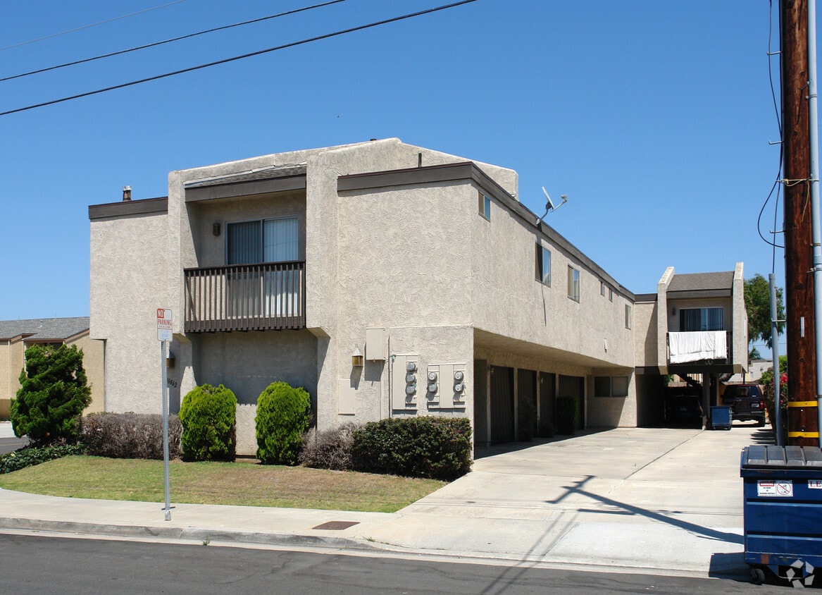 16862 Hoskins Ln, Huntington Beach, CA 92649 Apartments in Huntington Beach, CA