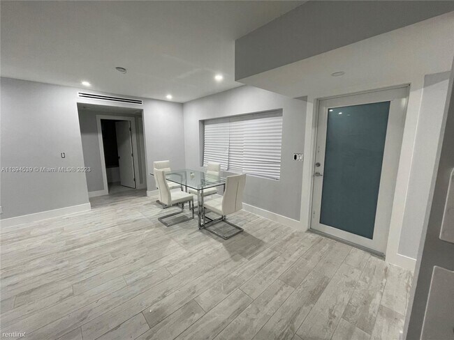 Foto del edificio - 3 br, 3 bath House - 10945 SW 172nd Ter # 0 0