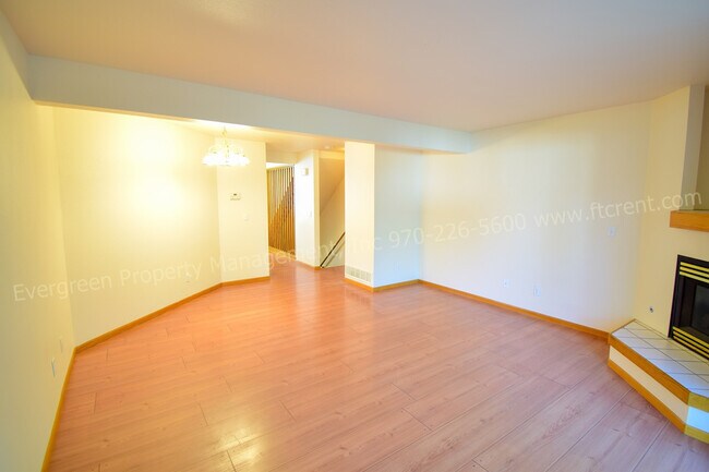 Foto del edificio - 2929 Ross Dr